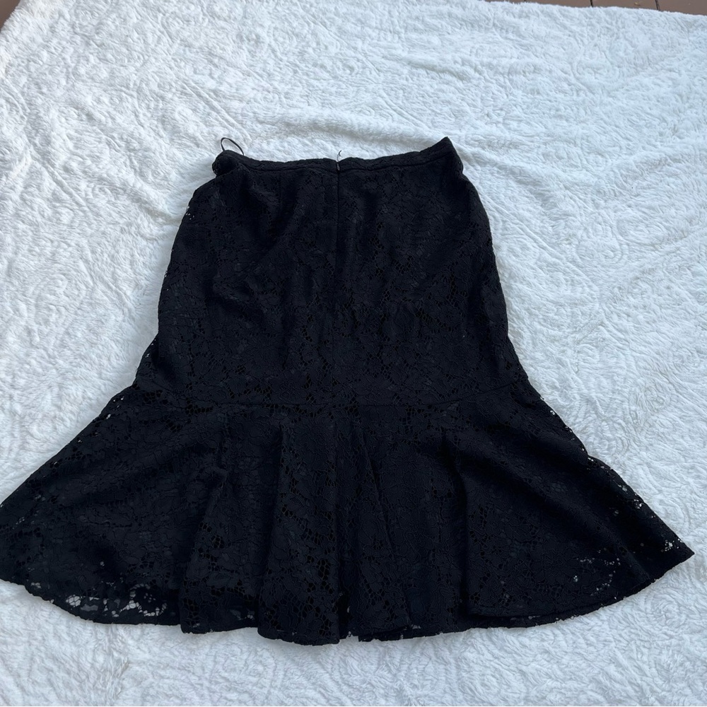 Jcrew  lace trumpet skirt size 8T in‎ black